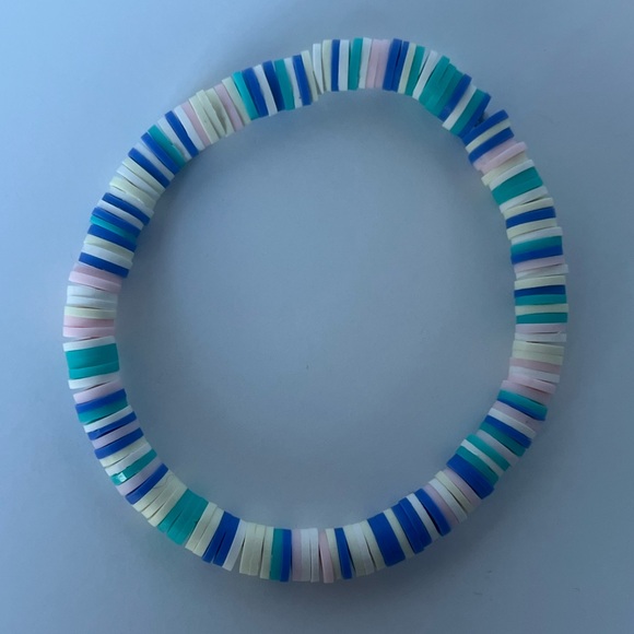 Women’s OS Multicolor Clay Beaded Bracelet - Picture 2 of 4